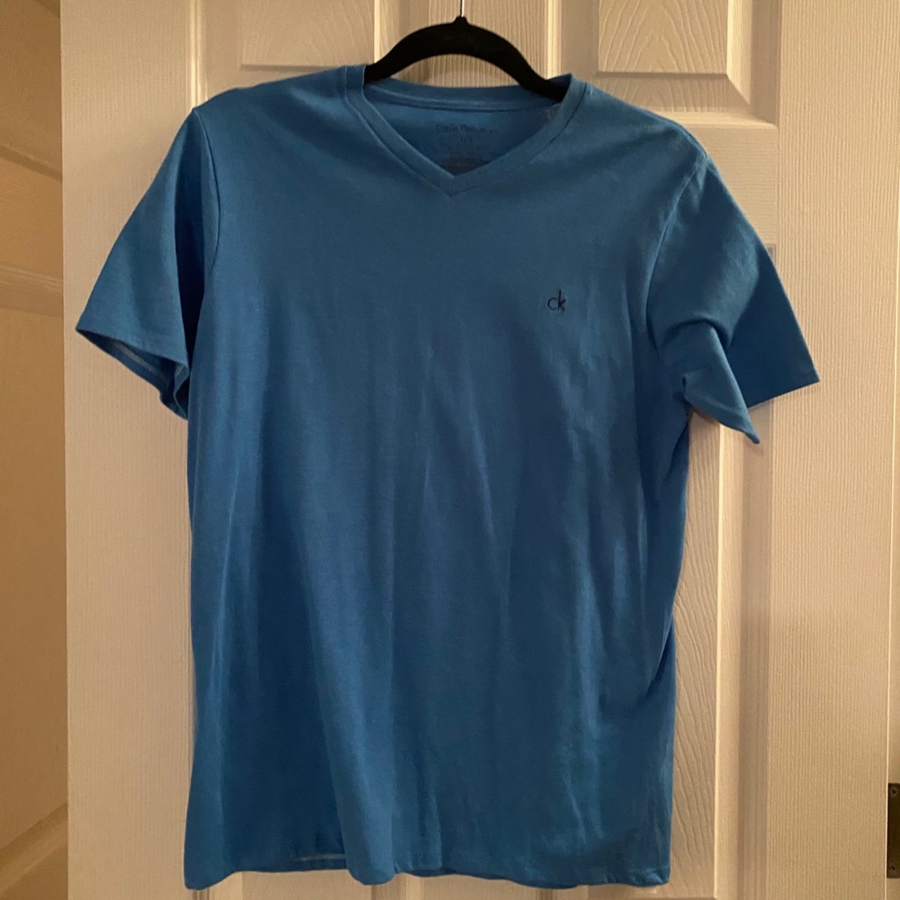Calvin Klein large v neck shirt